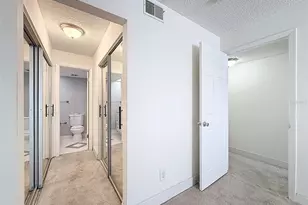 225 Country Club Dr, Largo, FL 33771 - Photo 17