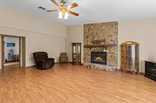 916 Whiteway Dr, Brooksville, FL 34601 - Photo 9