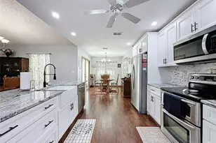 2124 Little Peach Ct, Spring Hill, FL 34608 - Photo 11