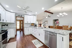 2124 Little Peach Ct, Spring Hill, FL 34608 - Photo 15