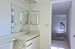 1306 Golf View Dr, Tarpon Springs, FL 34689 - Photo 15