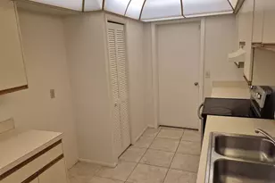 1306 Golf View Dr, Tarpon Springs, FL 34689 - Photo 7