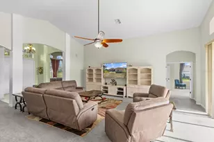 11004 Carnes St, Weeki Wachee, FL 34613 - Photo 9