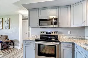 10905 Scenic Dr, Port Richey, FL 34668 - Photo 21