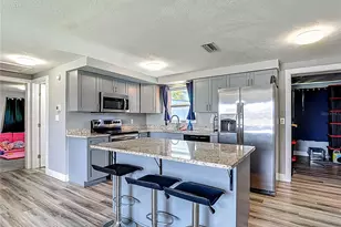 10905 Scenic Dr, Port Richey, FL 34668 - Photo 11