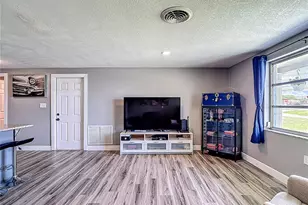 10905 Scenic Dr, Port Richey, FL 34668 - Photo 11