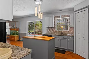 10331 Dunkirk Rd, Spring Hill, FL 34608 - Photo 17