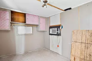 506 Roosevelt Ave, Masaryktown, FL 34604 - Photo 17