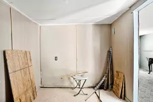 506 Roosevelt Ave, Masaryktown, FL 34604 - Photo 11