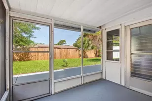 1037 Chelsea Ln, Holiday, FL 34691 - Photo 3