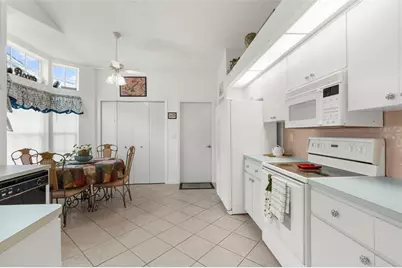 9426 Mississippi Run, Weeki Wachee, FL 34613 - Photo 5