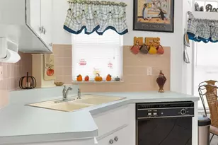 9426 Mississippi Run, Weeki Wachee, FL 34613 - Photo 7