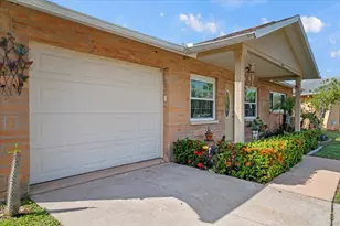 7041 Daggett Terrace, New Port Richey, FL 34655 - Photo 5