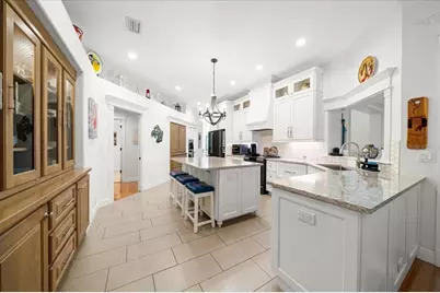 10111 Weeks Drive, Brooksville, FL 34601 - Photo 9