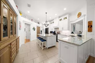 10111 Weeks Dr, Brooksville, FL 34601 - Photo 9