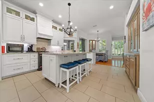 10111 Weeks Dr, Brooksville, FL 34601 - Photo 11