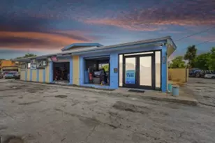 5201 66th St N, Saint Petersburg, FL 33709 - Photo 1