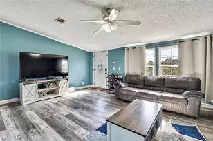 11089 Fulmar Rd, Weeki Wachee, FL 34614 - Photo 9