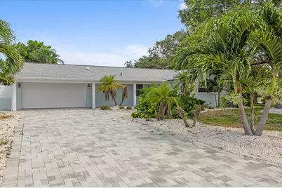 10001 S Yacht Club Drive, Treasure Island, FL 33706 - Photo 1