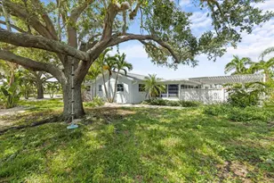 10001 S Yacht Club Dr, Treasure Island, FL 33706 - Photo 5