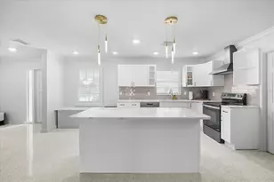 10001 S Yacht Club Dr, Treasure Island, FL 33706 - Photo 13