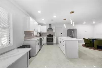 10001 S Yacht Club Drive, Treasure Island, FL 33706 - Photo 11