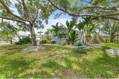 10001 S Yacht Club Drive, Treasure Island, FL 33706 - Photo 3