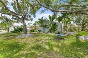 10001 S Yacht Club Dr, Treasure Island, FL 33706 - Photo 3