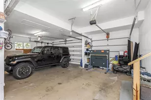 1065 Sable Ct N E, Saint Petersburg, FL 33702 - Photo 11