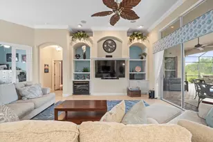 9196 Mississippi Run, Weeki Wachee, FL 34613 - Photo 7