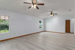 21557 SW Peach Blossom St, Dunnellon, FL 34431 - Photo 17