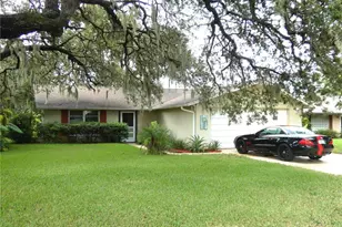 8140 San Felipe Ct, Port Richey, FL 34668 - Photo 3