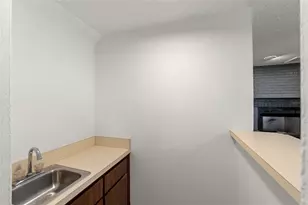 16502 E Course Dr, Tampa, FL 33624 - Photo 23