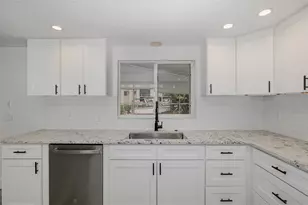 8201 Channel Dr, Port Richey, FL 34668 - Photo 21