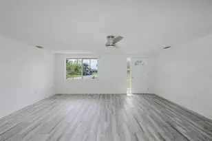 8201 Channel Dr, Port Richey, FL 34668 - Photo 9