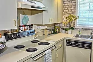 2210 Vista Del Sol Cir, Lutz, FL 33558 - Photo 13