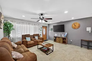 1576 Rosery Rd NE, Largo, FL 33770 - Photo 15