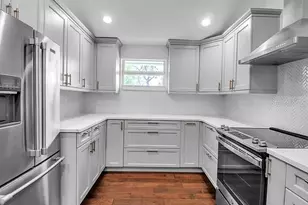 7 Georgia Ave, Crystal Beach, FL 34681 - Photo 13