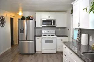 3131 Bixler Ct, Holiday, FL 34690 - Photo 9