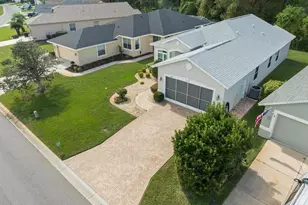 10163 Holly Berry Dr, Weeki Wachee, FL 34613 - Photo 5