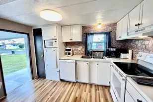 10819 London Dr, Port Richey, FL 34668 - Photo 9