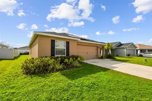 6977 Abbywood Ln, Zephyrhills, FL 33541 - Photo 5