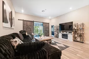 13073 Jaywalk Rd, Weeki Wachee, FL 34614 - Photo 7