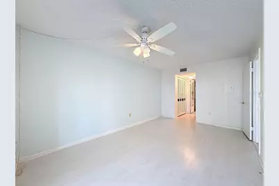 4550 Cove Circle #507, Saint Petersburg, FL 33708 - Photo 13