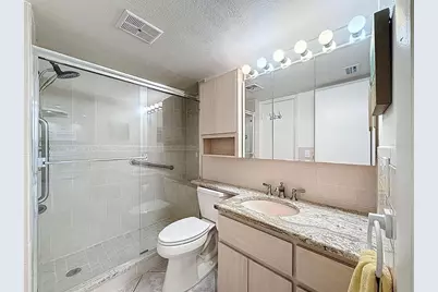 4550 Cove Circle #507, Saint Petersburg, FL 33708 - Photo 17