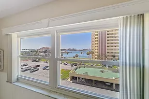 4550 Cove Cir, Saint Petersburg, FL 33708 - Photo 3