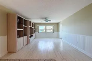 4550 Cove Cir, Saint Petersburg, FL 33708 - Photo 11