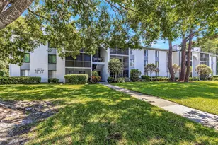 1344 Pine Ridge Cir E, Tarpon Springs, FL 34688 - Photo 9