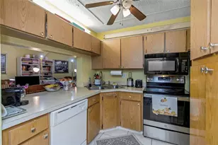 1344 Pine Ridge Cir E, Tarpon Springs, FL 34688 - Photo 5