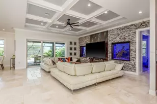 7811 Bay Dr, Tampa, FL 33635 - Photo 7